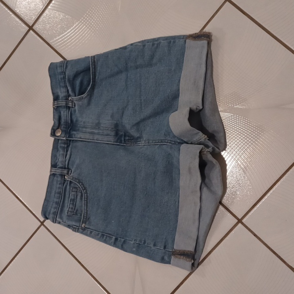 4/$60 New Denim High Rise "Mom" Shorts - Size 7